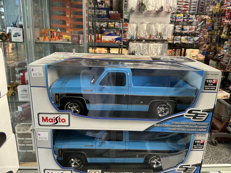 1974 Chevy C 10 Cheyenne super blue with black stripe