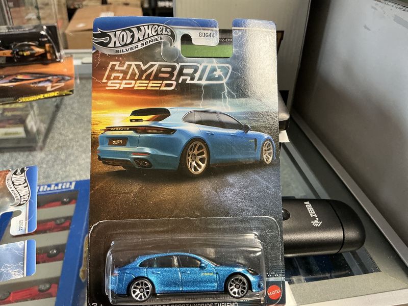 Porsche panorama turbo SE hybrid sport