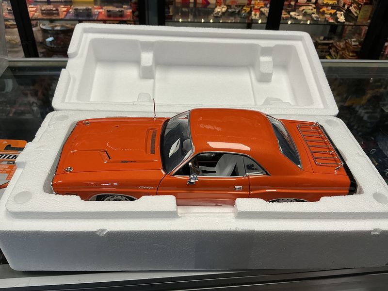1970 Dodge Challenger RT orange rt