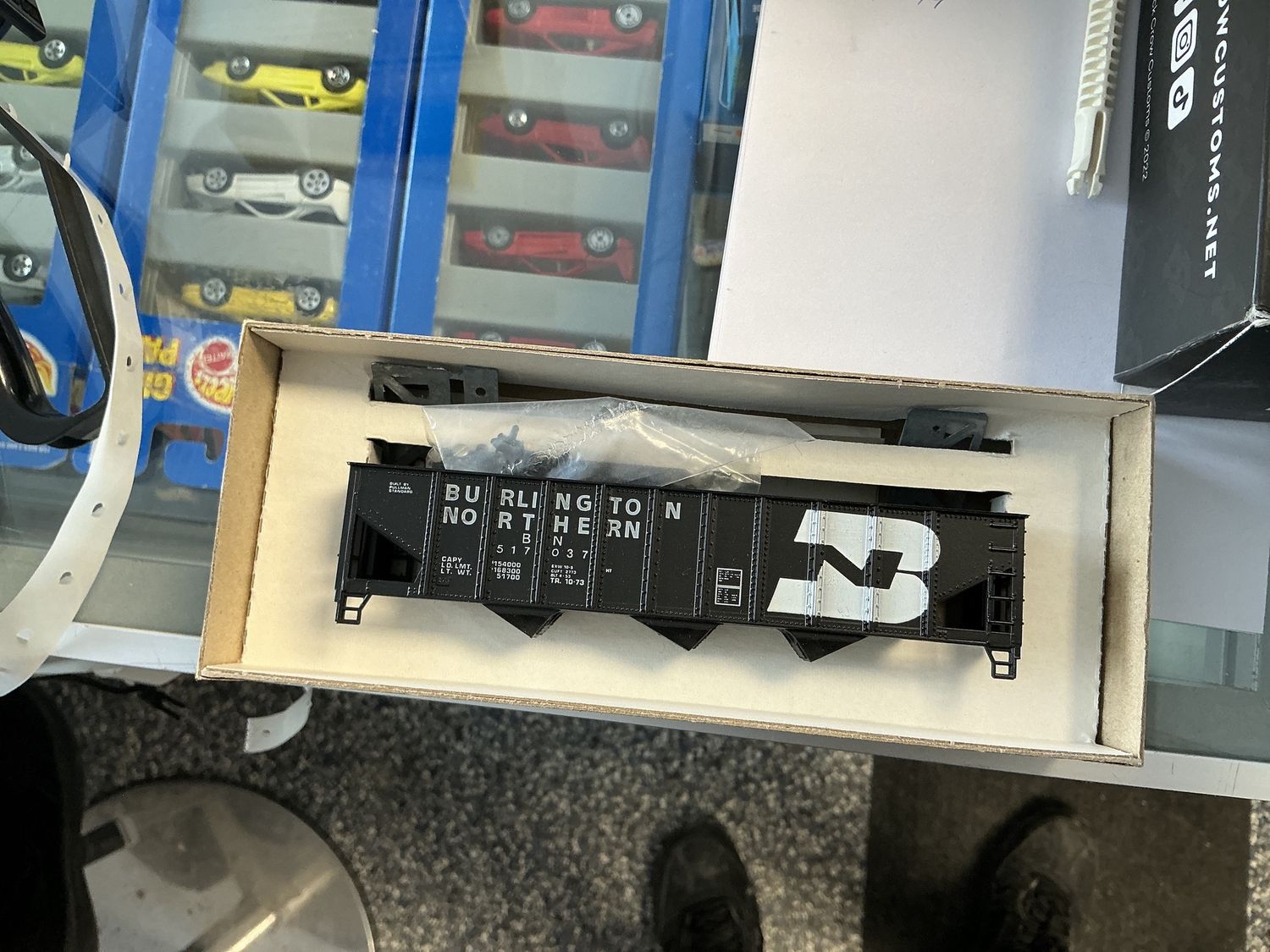 Three bay hopper kit, Burlington Northern