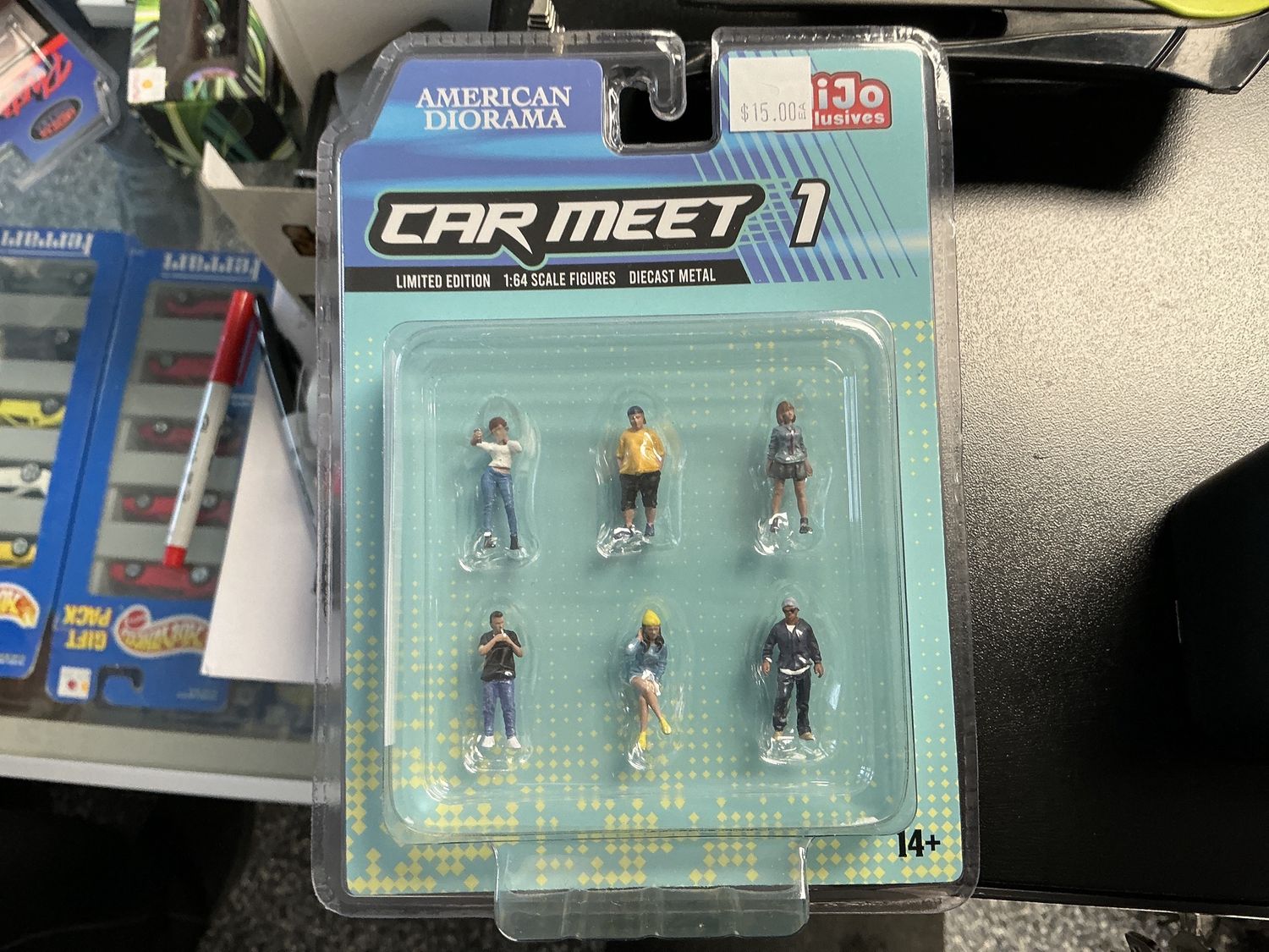 Carmeet1 figures