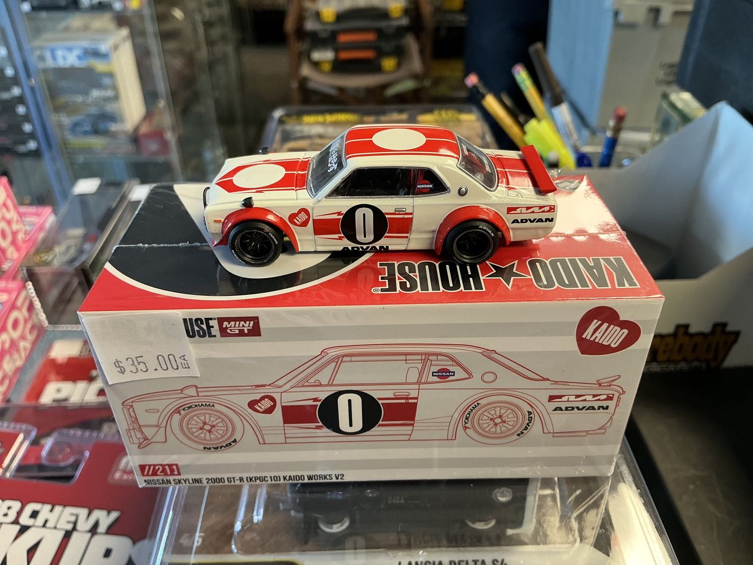 Nissan skyline 2000 GTR red and