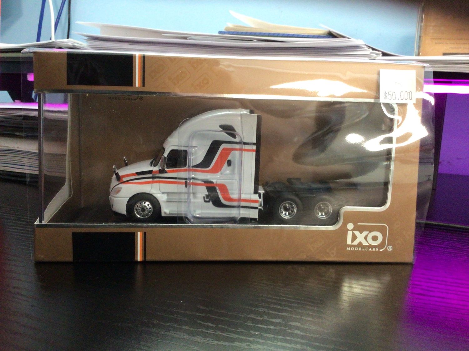 Freightliner Cascadia, 2018, white