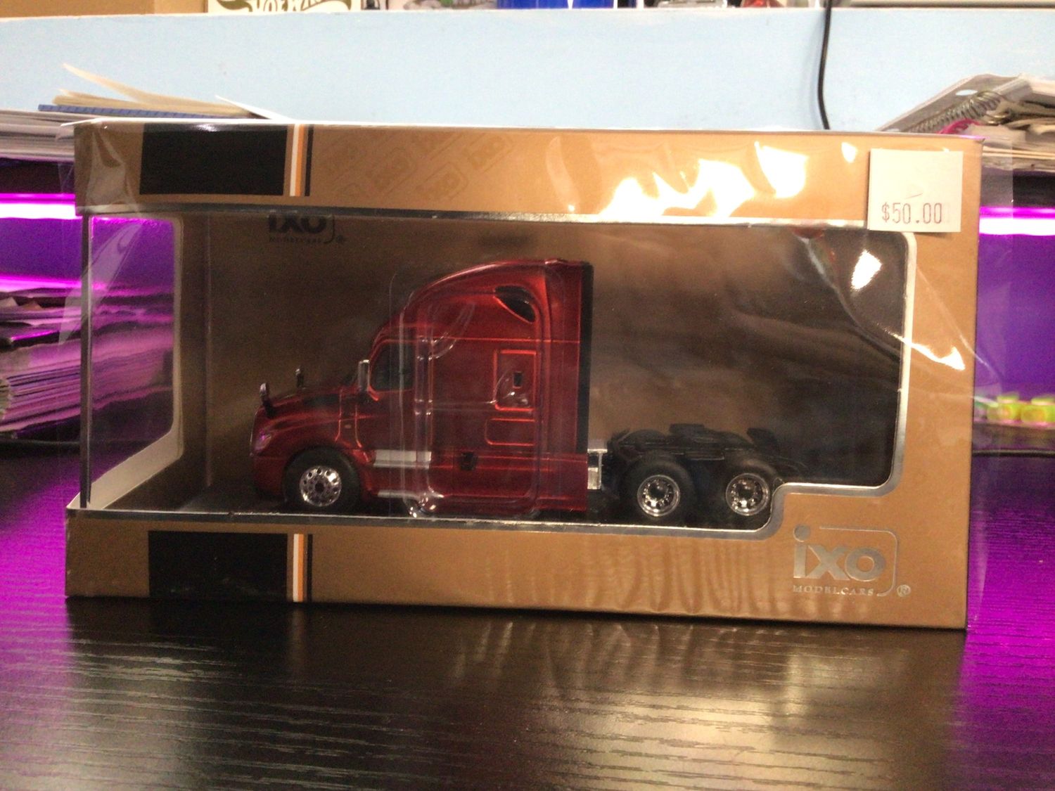 Freightliner Cascadia, 2018 red