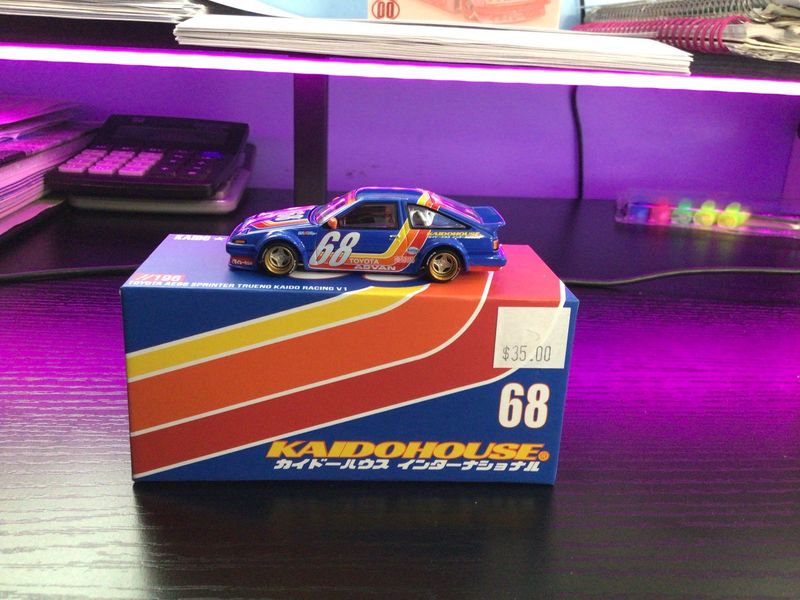 Toyota AE 86 sprinter Trueno racing V1