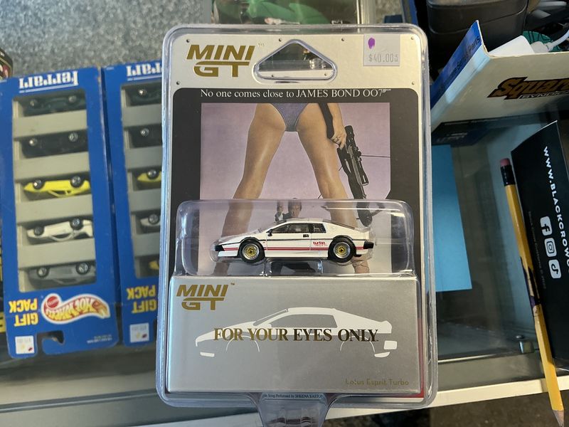 Lotus Esprit Turbo white