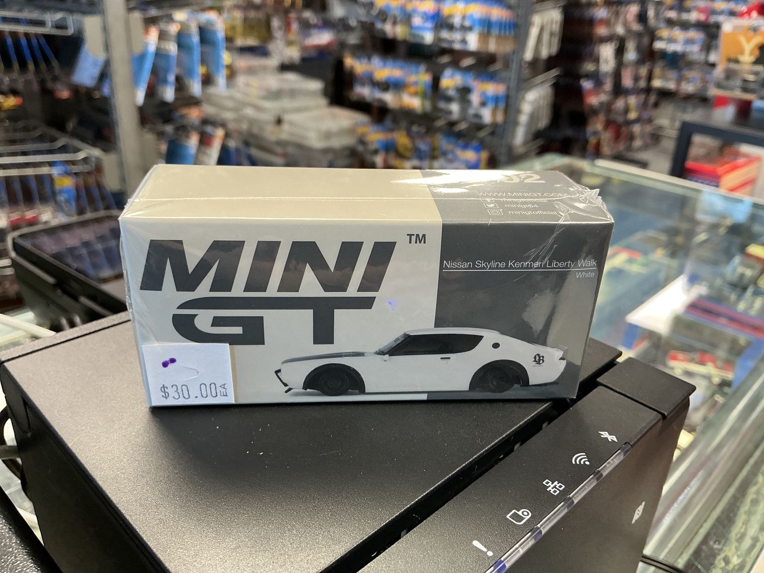 Nissan skyline liberty walk white