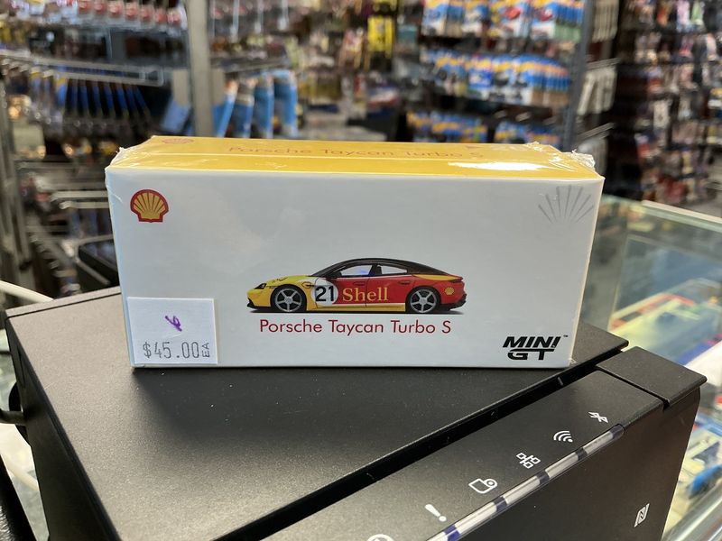 Porsche take hand turbo S shell