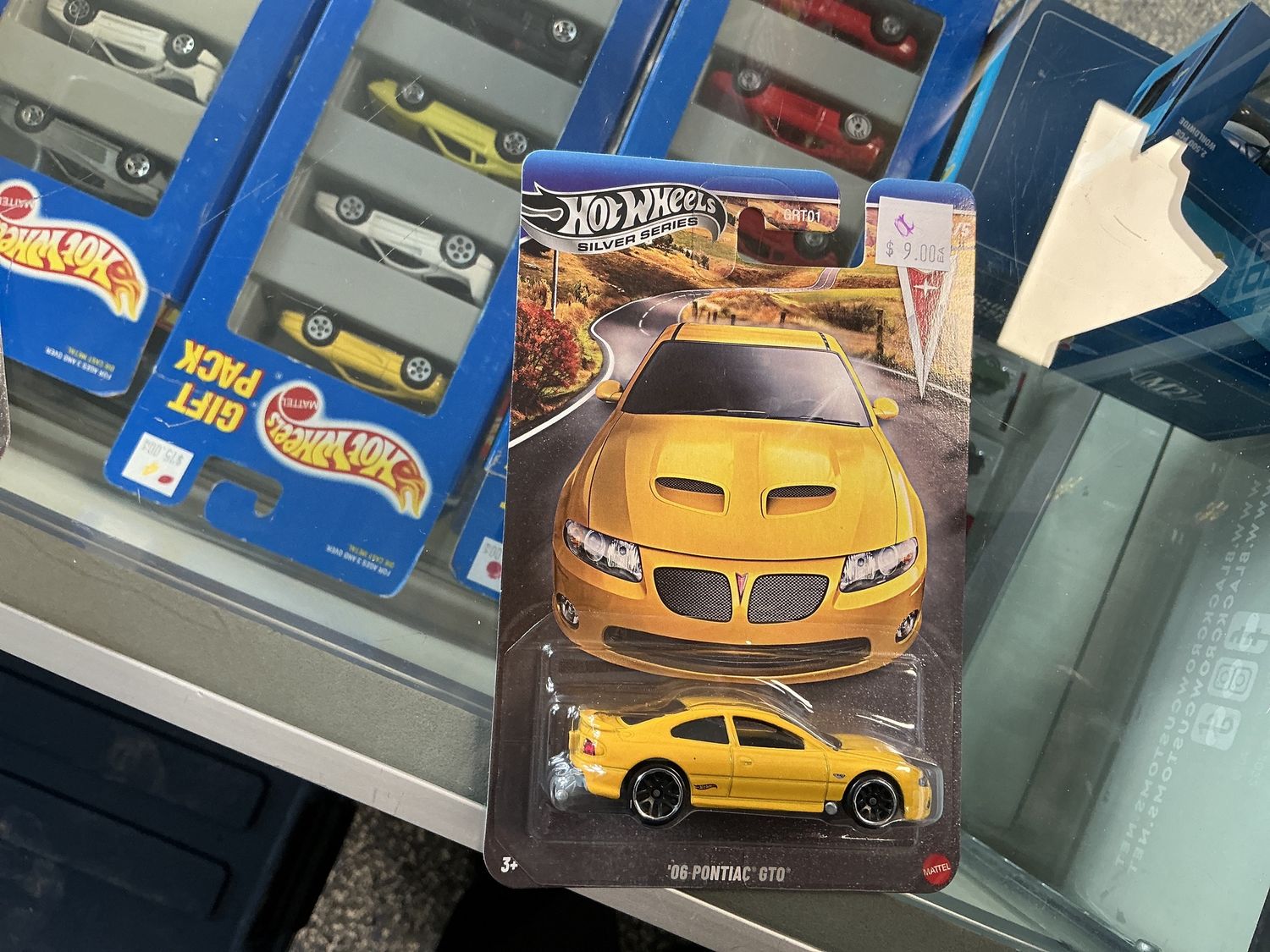 2006 Pontiac GTO yellow