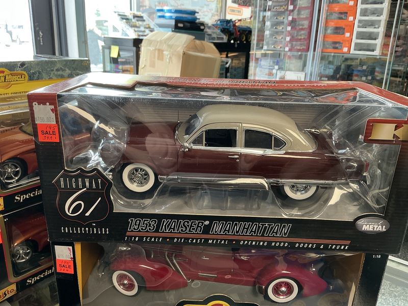 1953 Kaiser Manhattan Brown