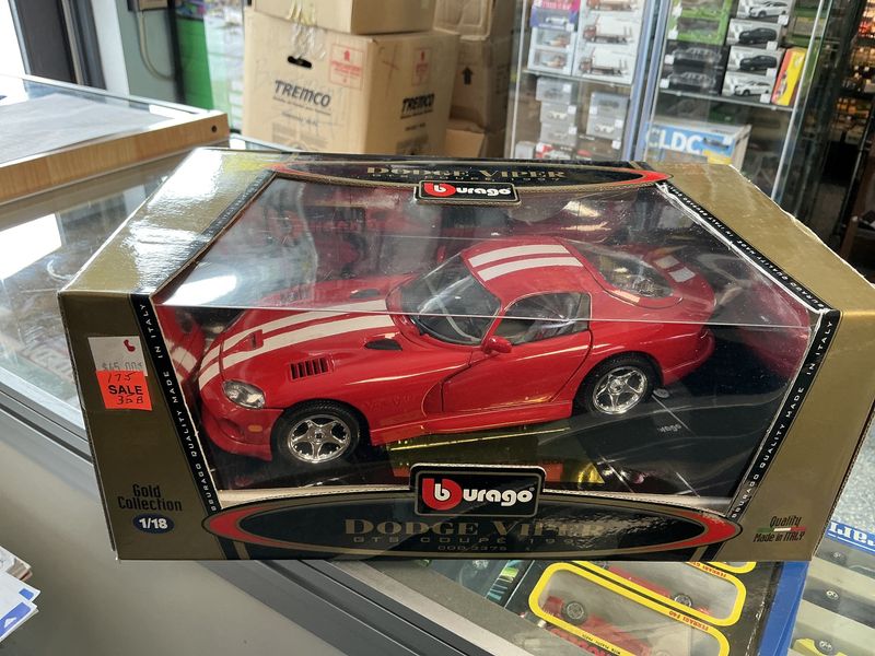 Red Dodge Viper GTS Coupe, 1997