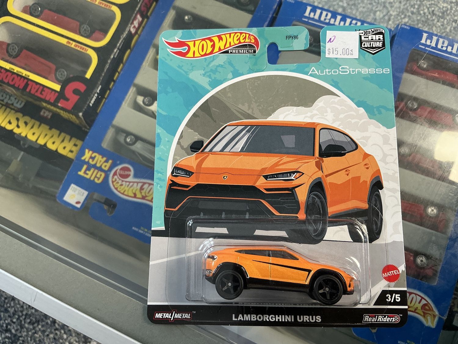 Lamborghini Urus orange