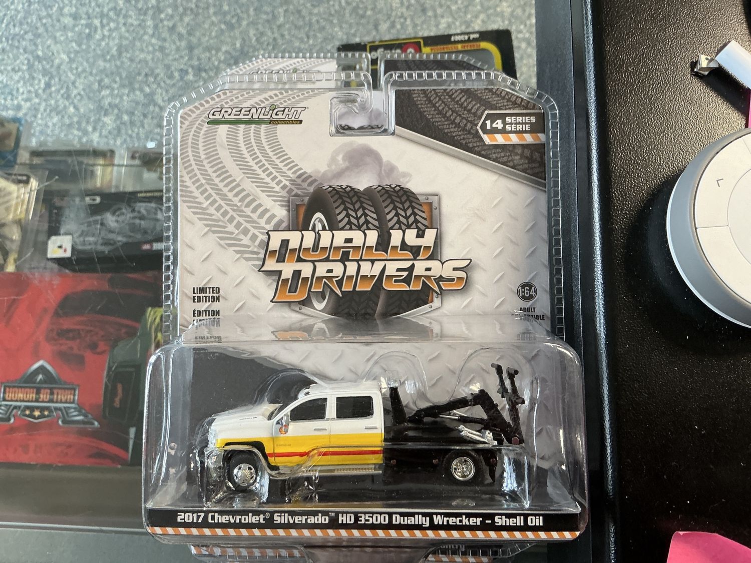 Dooley drivers 2017 Chevy Silverado HD 3500 Dually wrecker shell oil