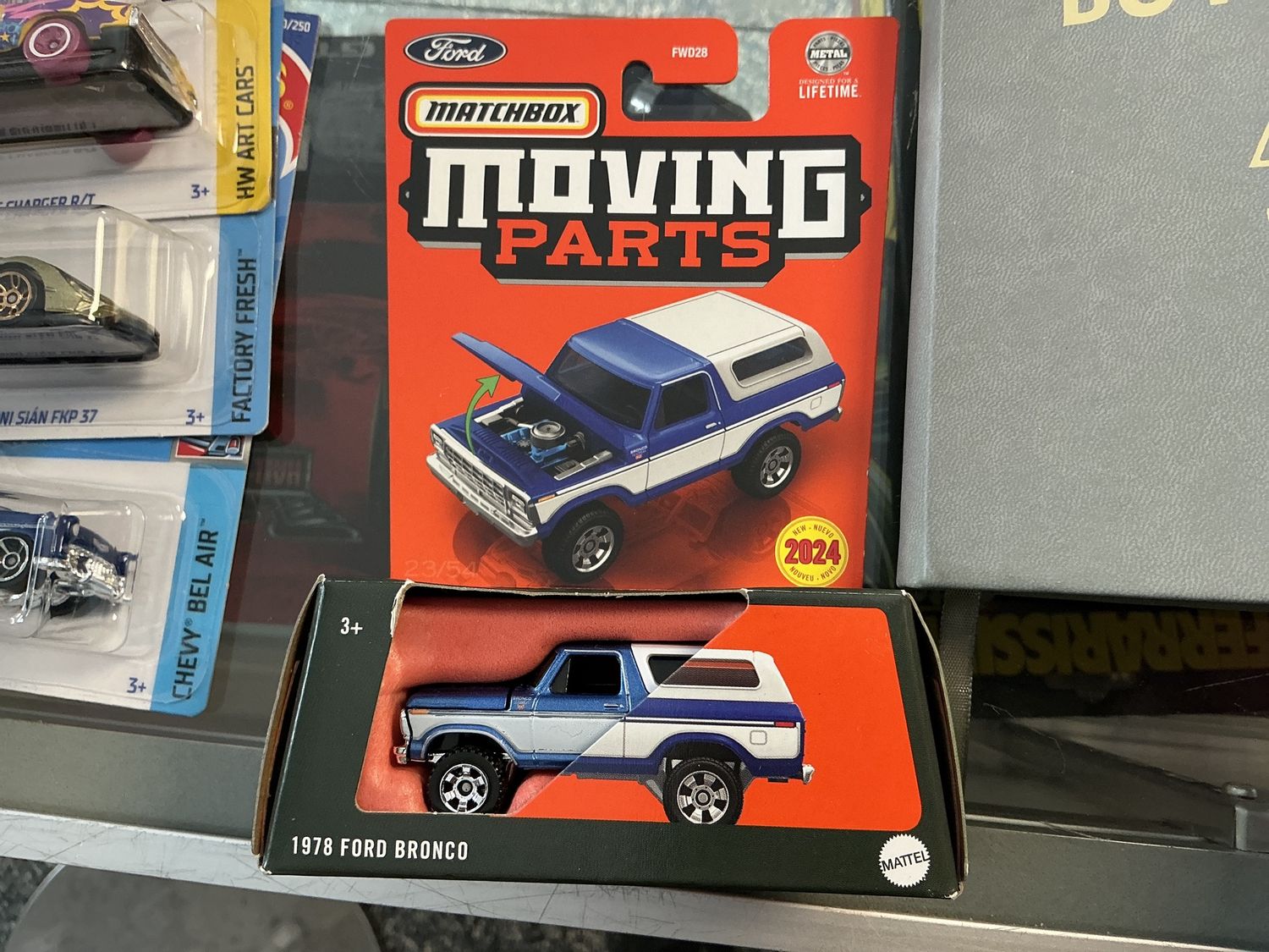 Moving parts 1978 Ford bronco blue and white