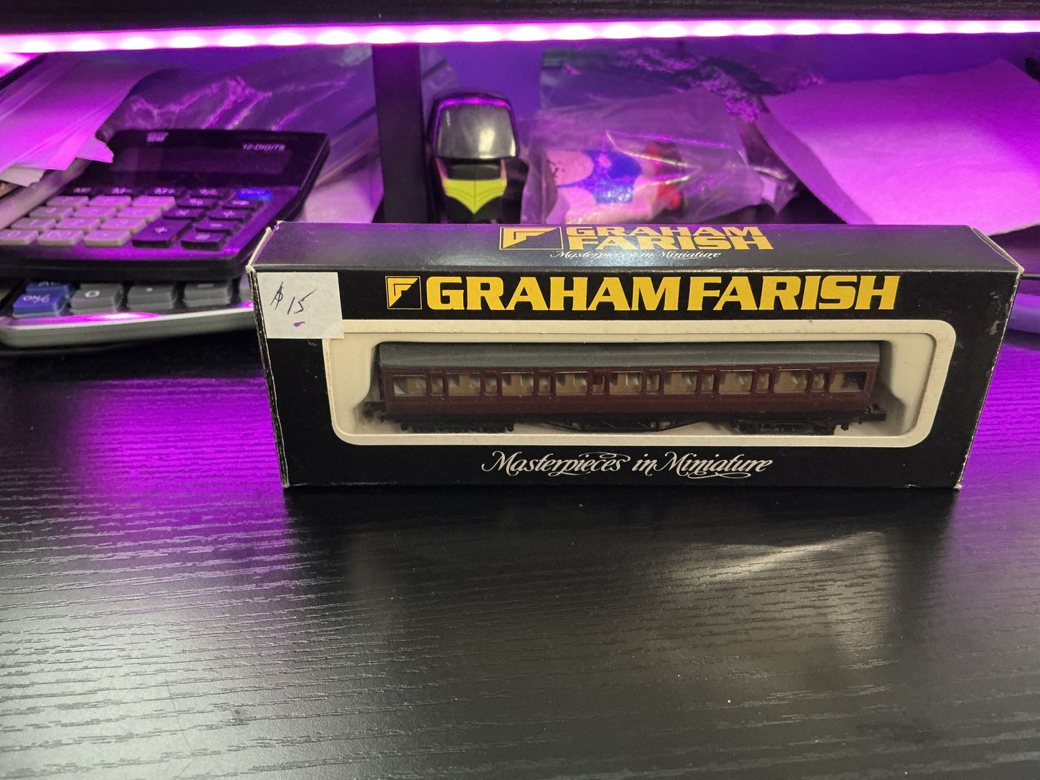 Graham Farish brake end coach