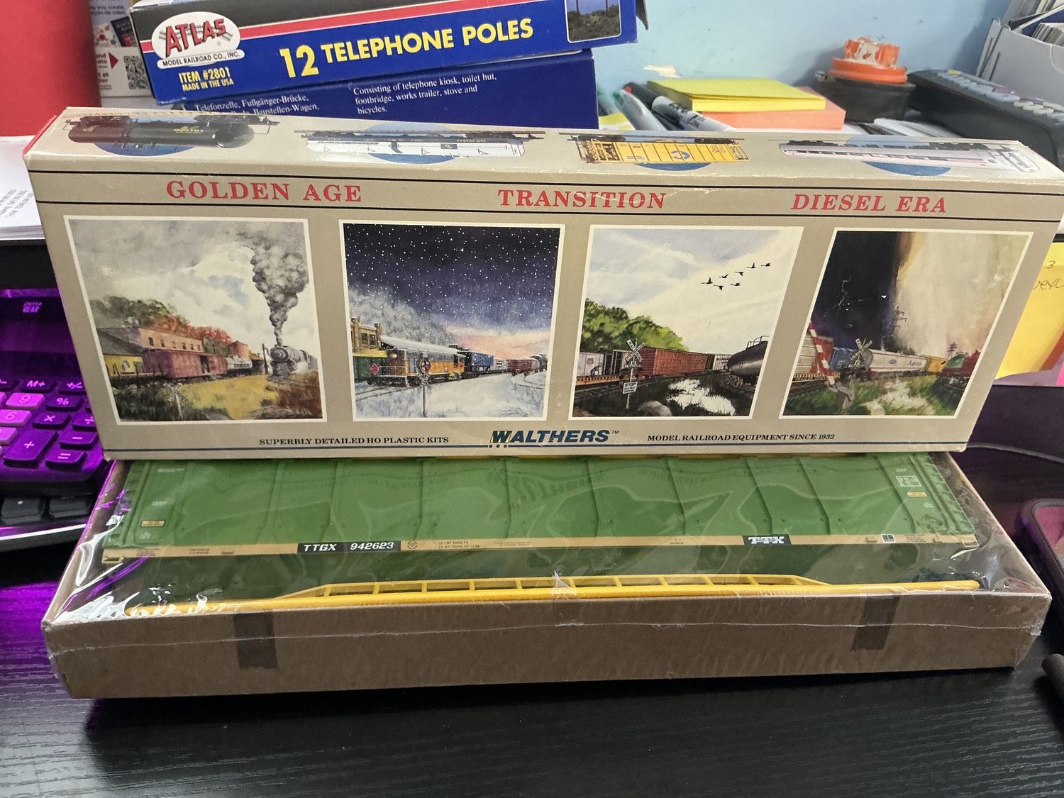 Walthers enclosed auto carrier u build