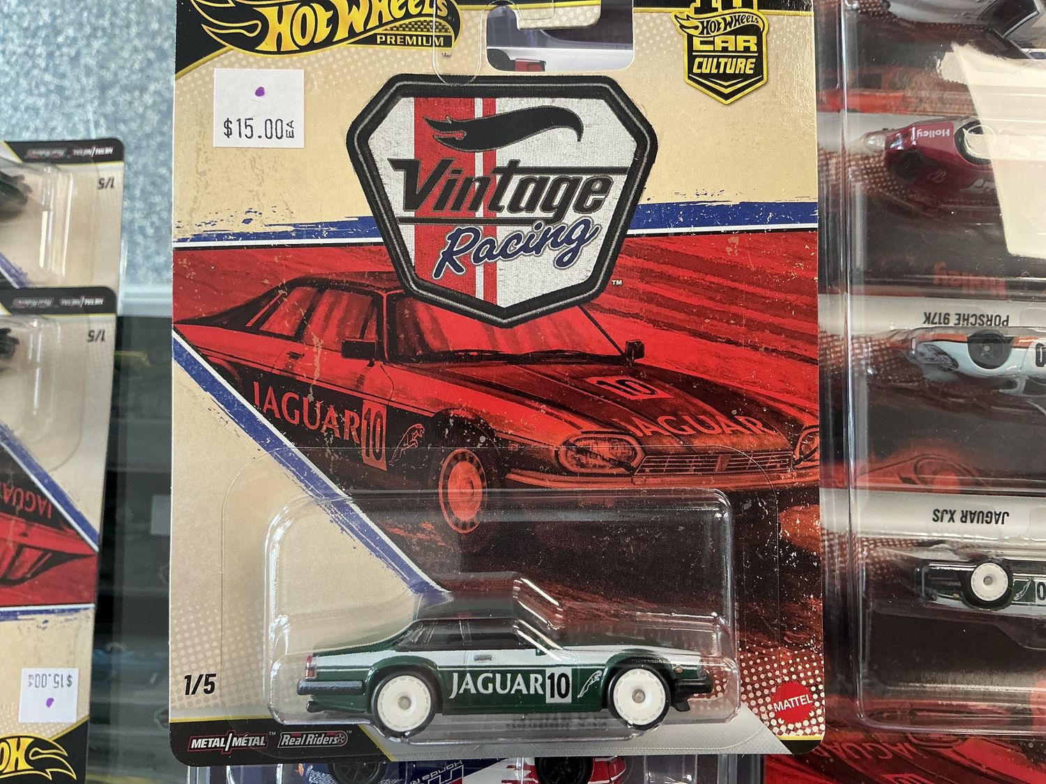 Vintage racing, Jaguar XJS green