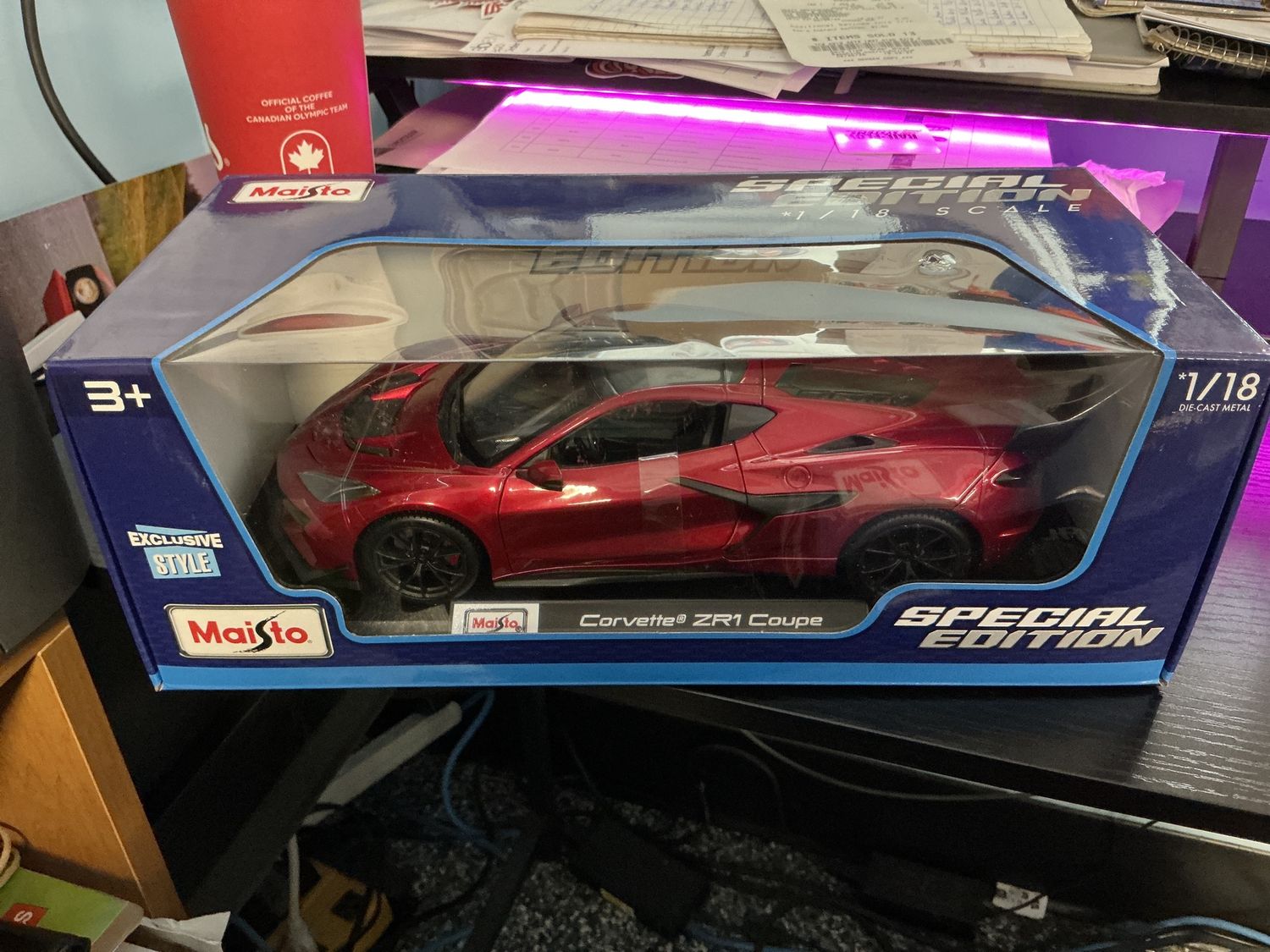 Corvette ZR1 coupe red