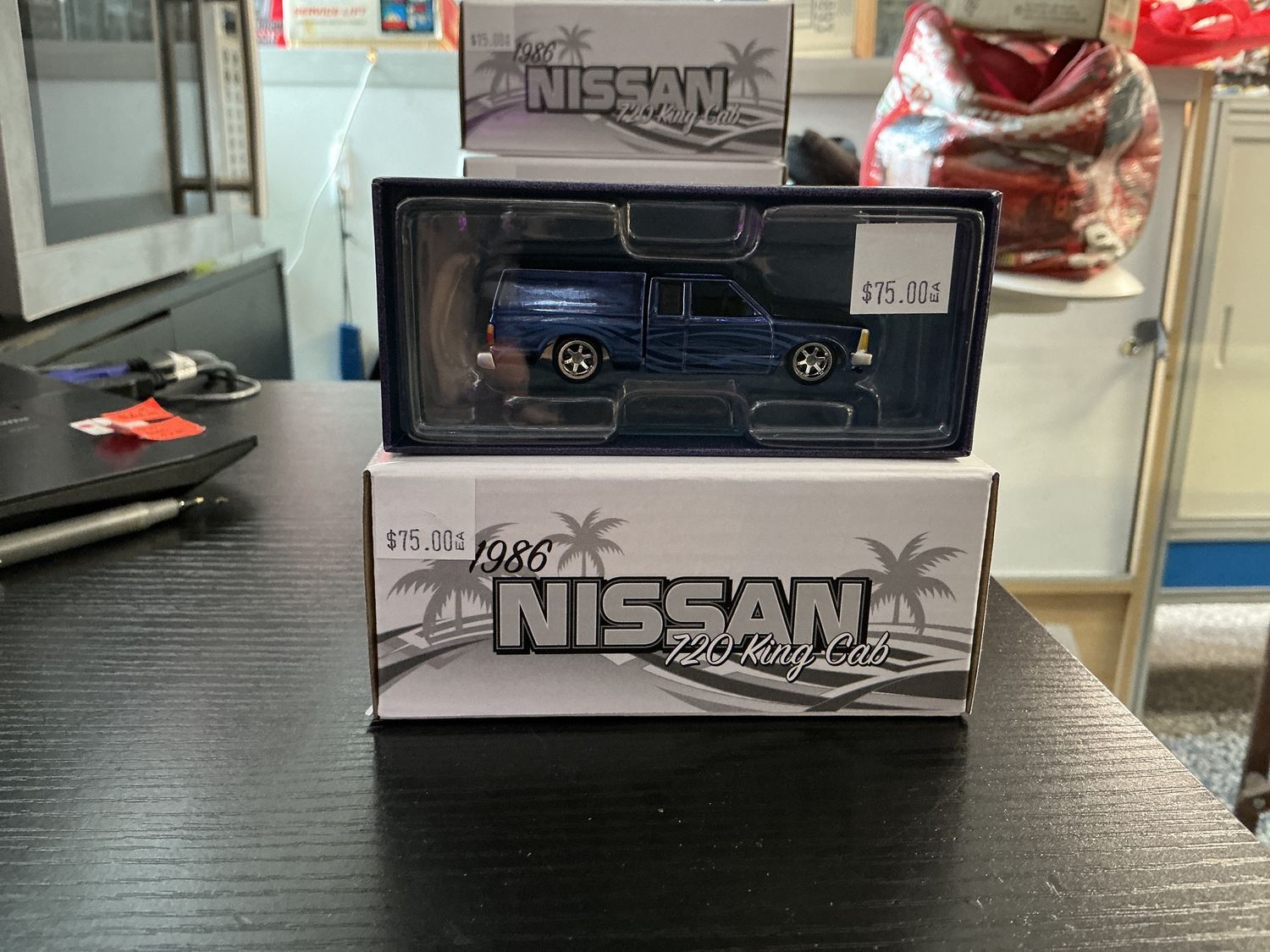 1986 Nissan 720 king cab blue