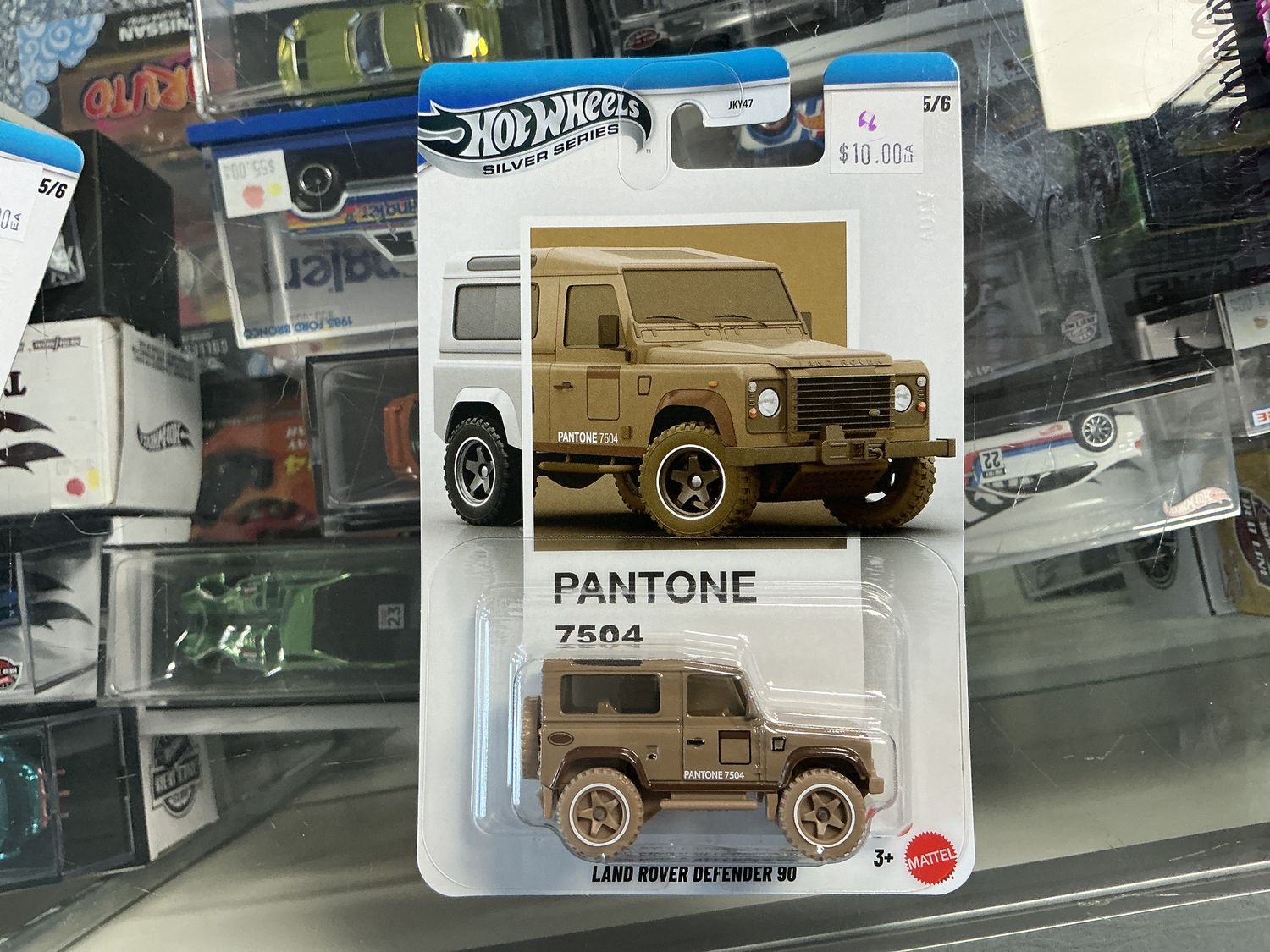 Pantone, Land Rover defender 90 brown