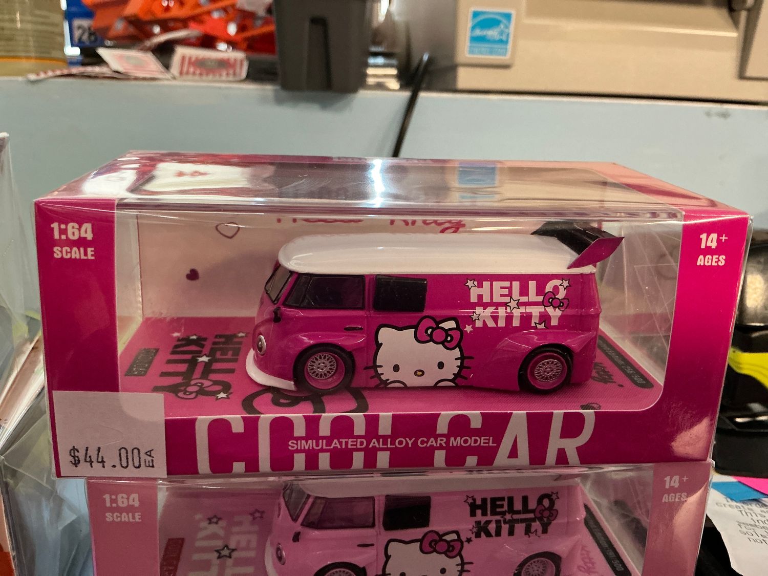 Hello Kitty Volkswagen van, fuchsia pink