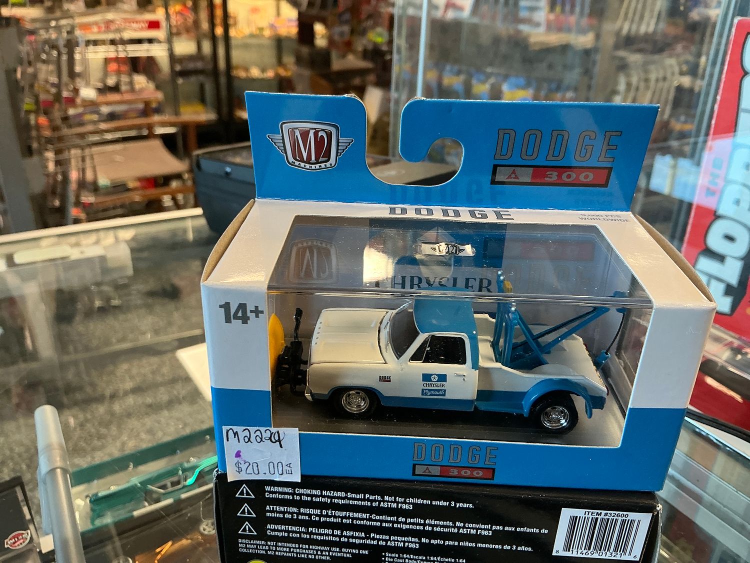 1972 Dodge D 300 tow truck, blue and white