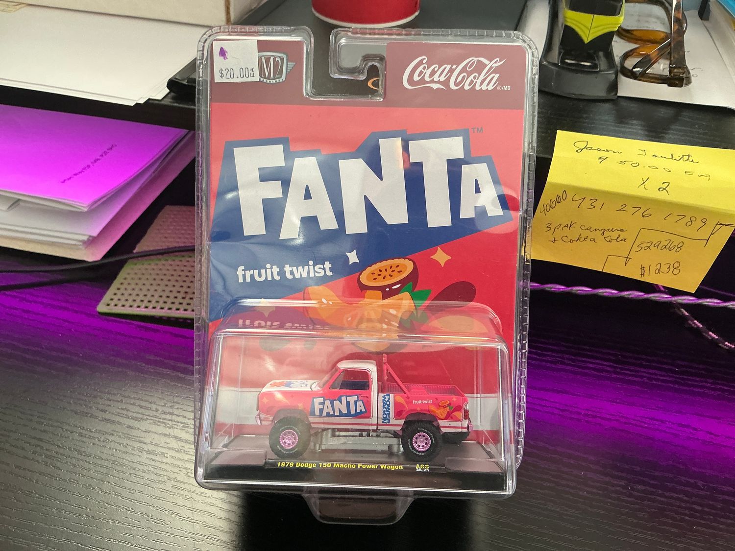 1979 Dodge 150 macho power wagon, Fanta pink
