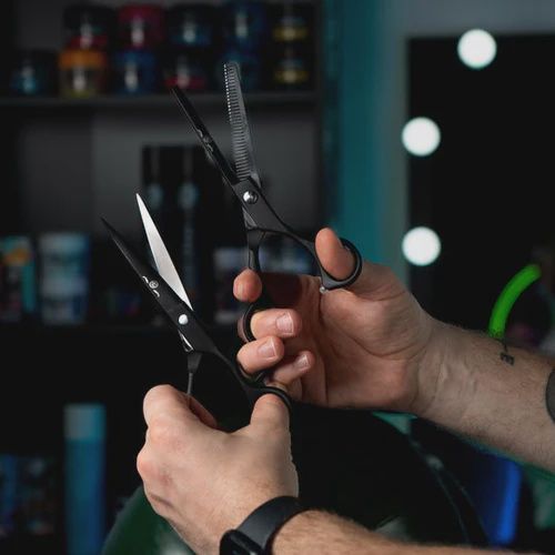 Rolda Black Scissors Set 7" (Right Hand)