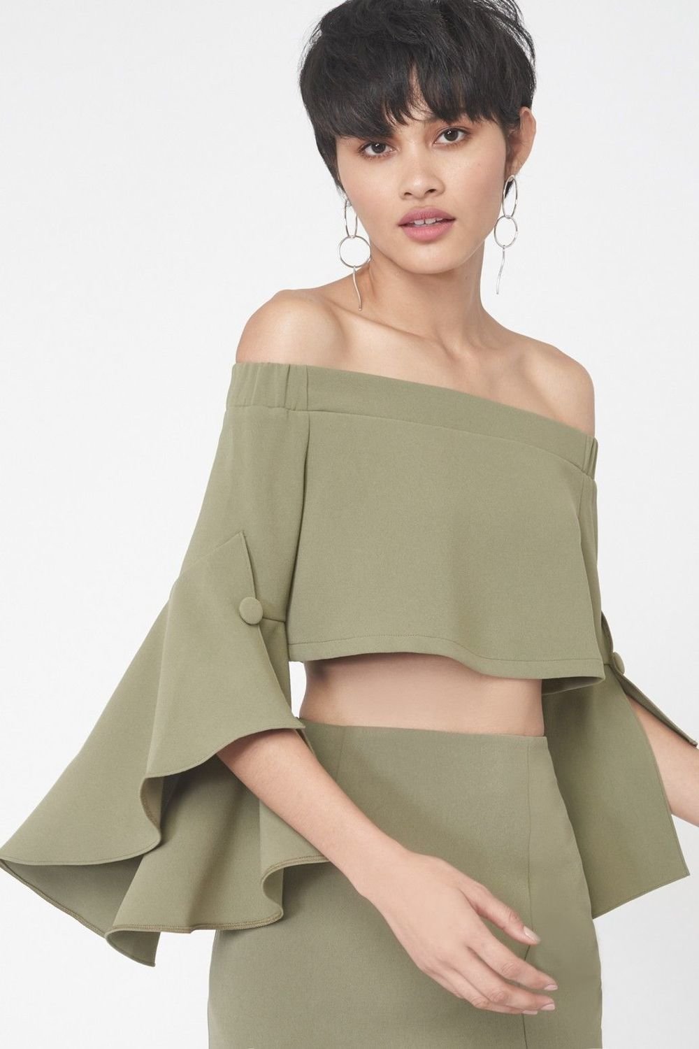 bell sleeve crop top outfit