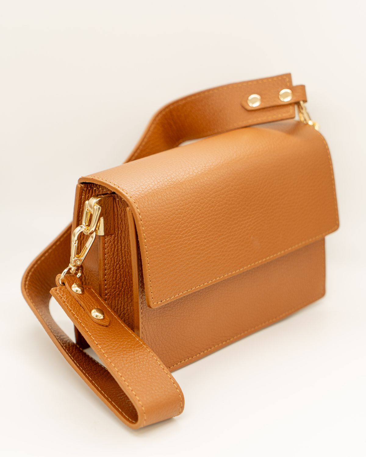 lois lederen handtas