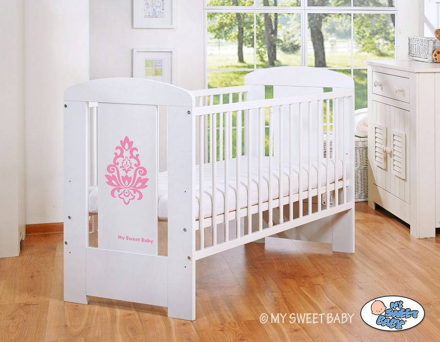 Drewniane białe łóżeczko dla niemowląt 120x60cm Glamour biało-różowe