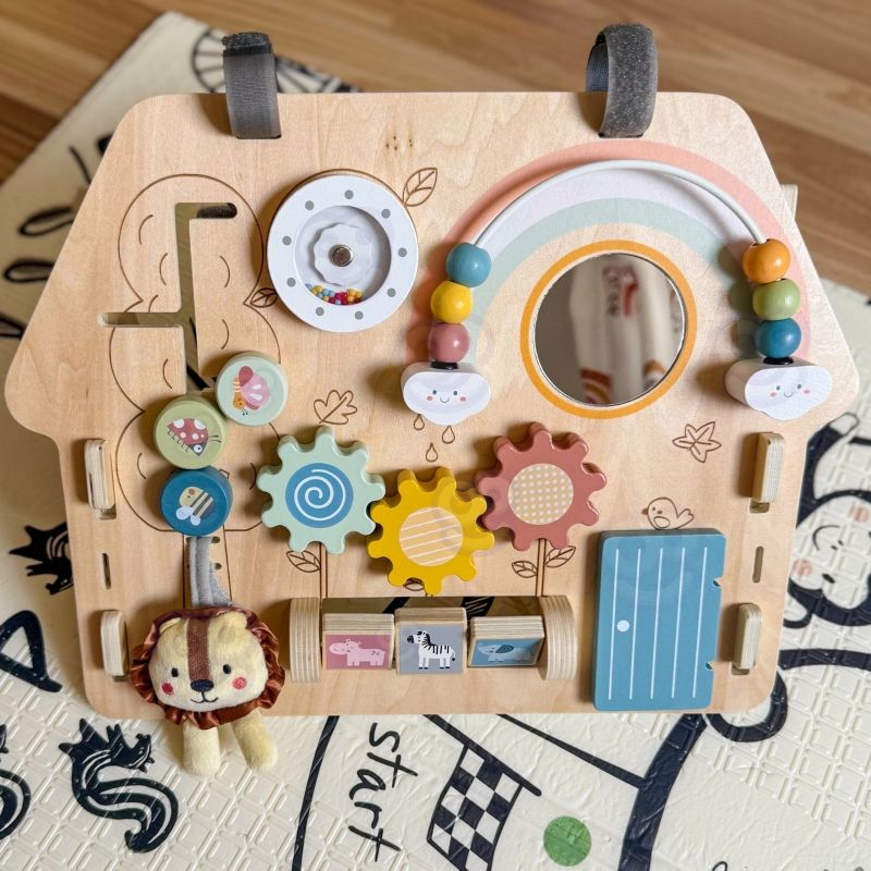 TOOKY TOY Duża Drewniana Tablica Manipulacyjna Domek - Centrum Aktywności