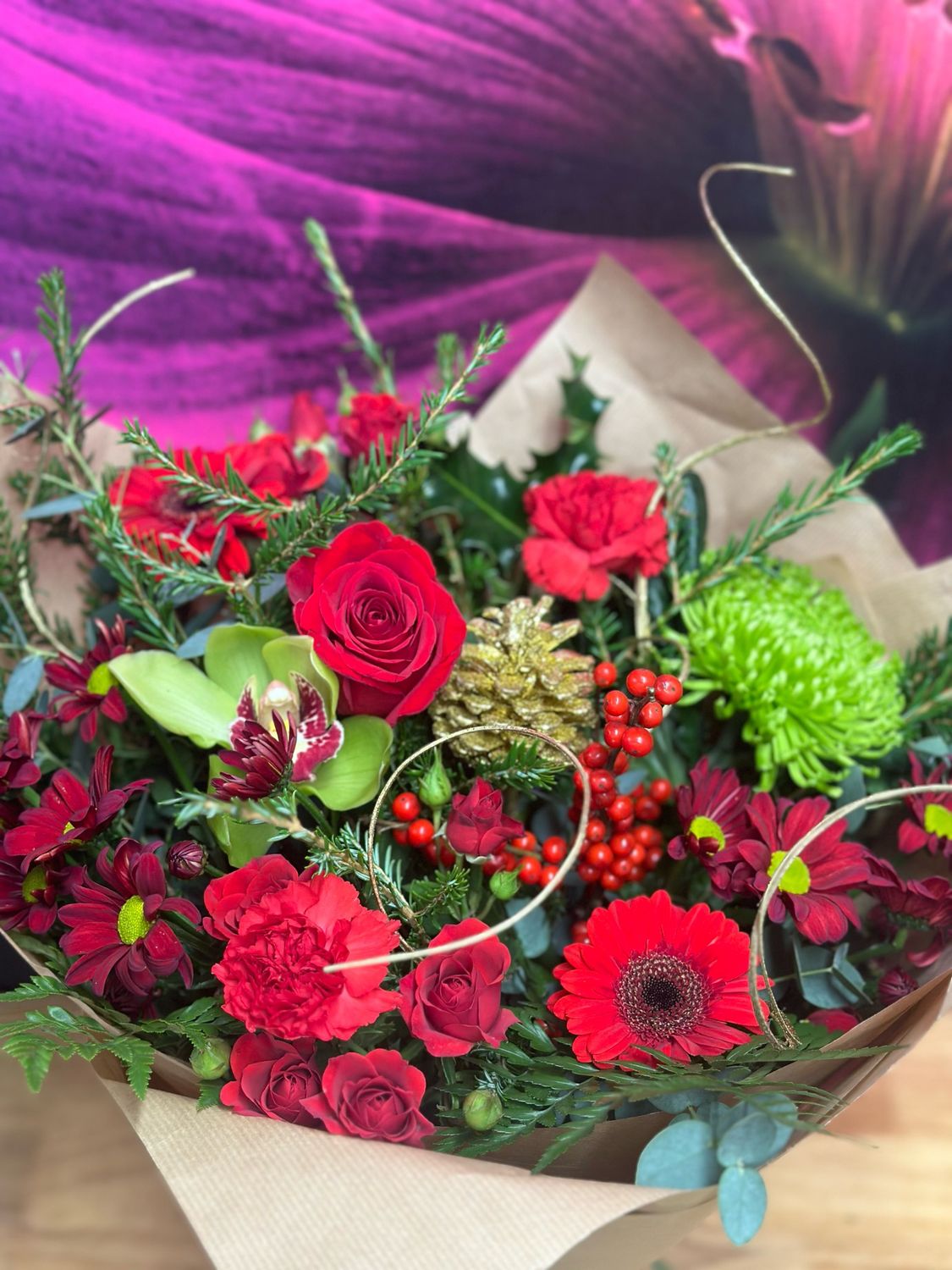 Christmas Hand-Tie Christmas Hand-Tie