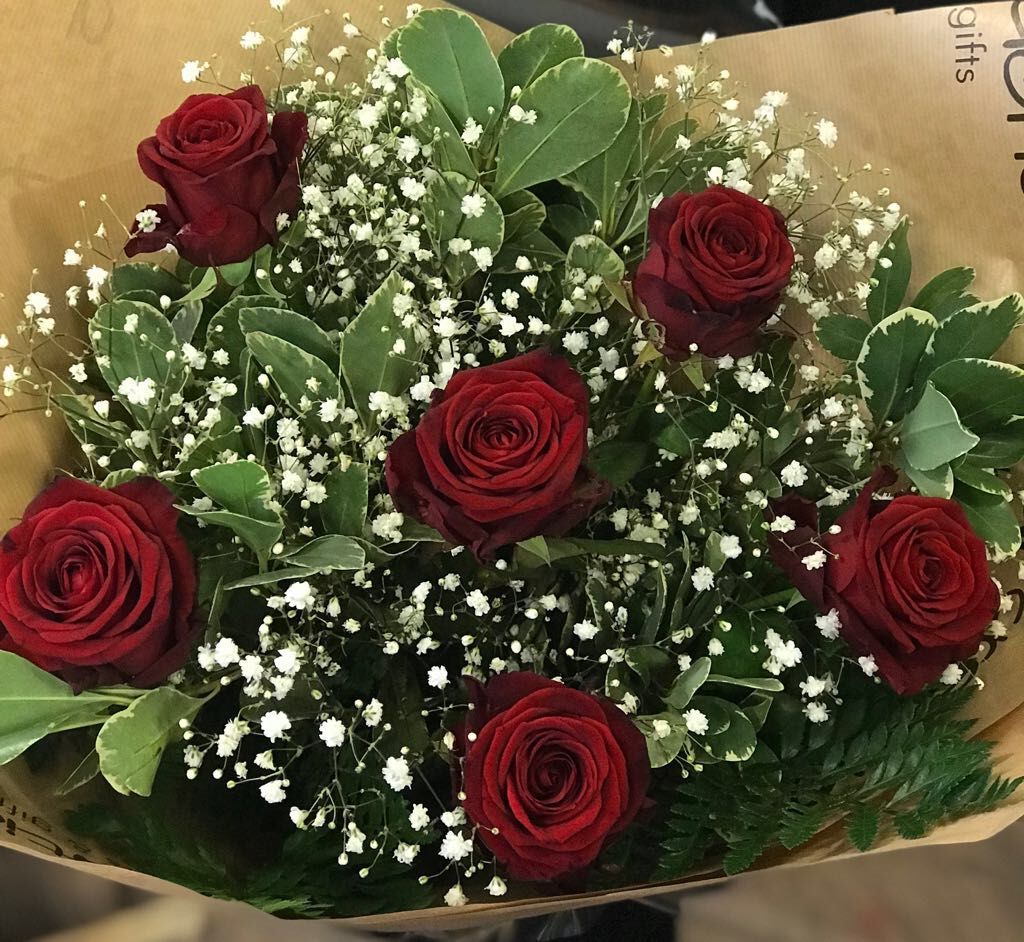 6 Red Roses