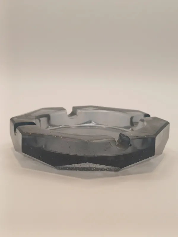 Eleganter Schwarzer Aschenbecher mit Glitzer