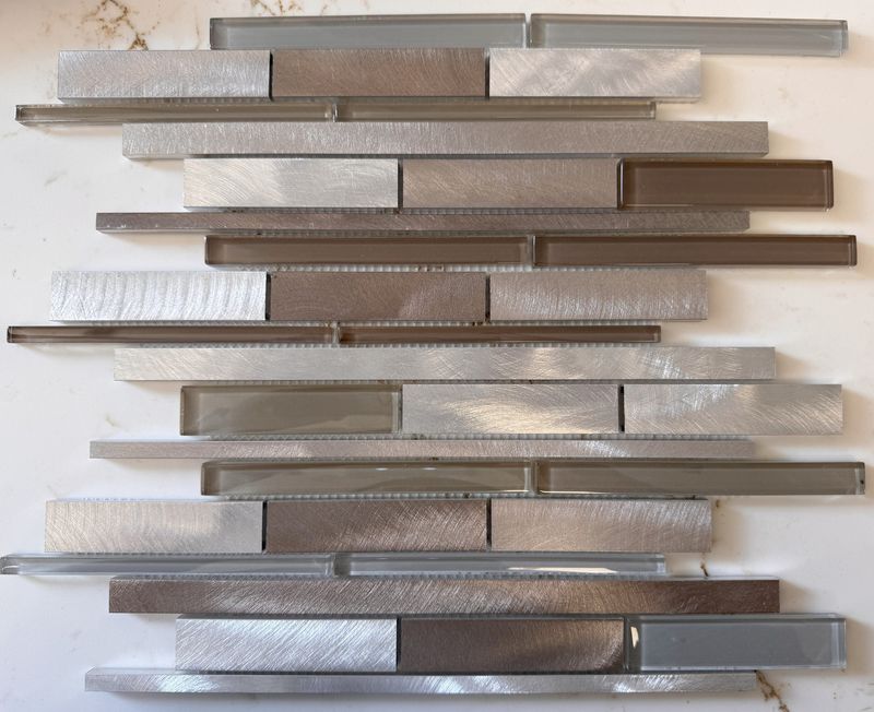 Aluminum Beige Glass/Metal Random Strip Mosaic