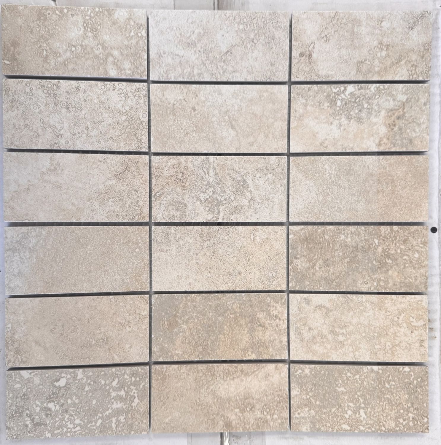 SL30 Crema Cross-Cut 2x4 Mosaic