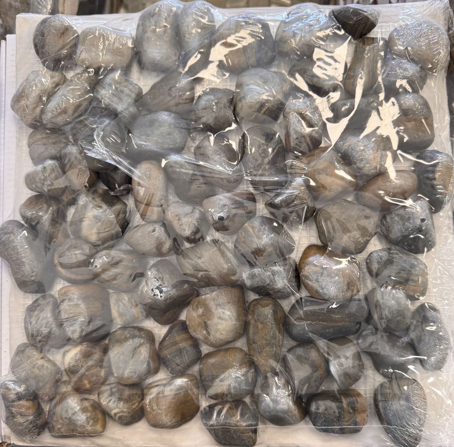 Polished Mix Pebbles Meshed
