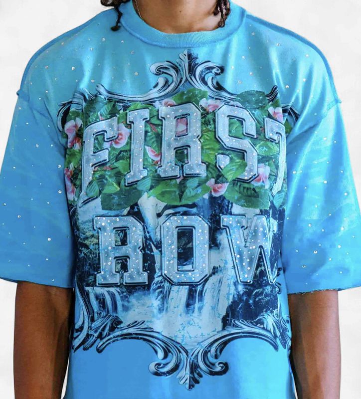 First Row -LOST UTOPIA FRAME CROPPED TEE