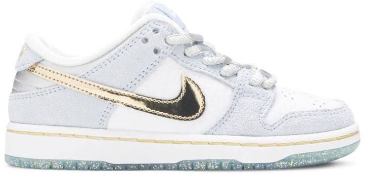 SB Dunk Low Strange Love