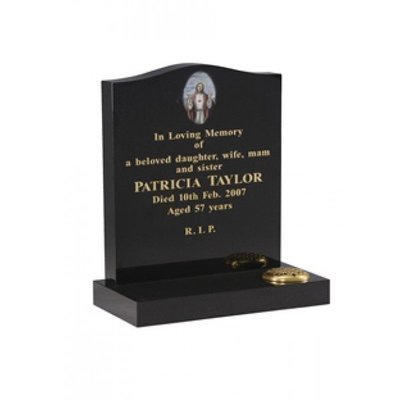 EC39 Black Granite Ogee headstone. Any figure of this high quality can be added to any memorial.