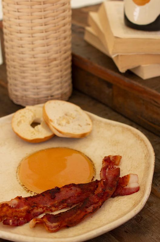 Plato cerámico con diseño de Huevo fritos