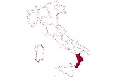Karte von Italien mit hervorgehobener Region Kalabrien - vor weißen Hintergrund
