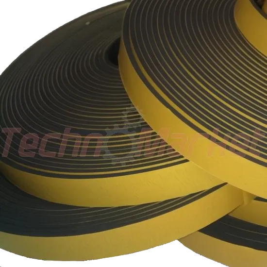 Neoprene celrubber - Onesided selfadhesive - Roll 10 meter - 3 x 40 mm