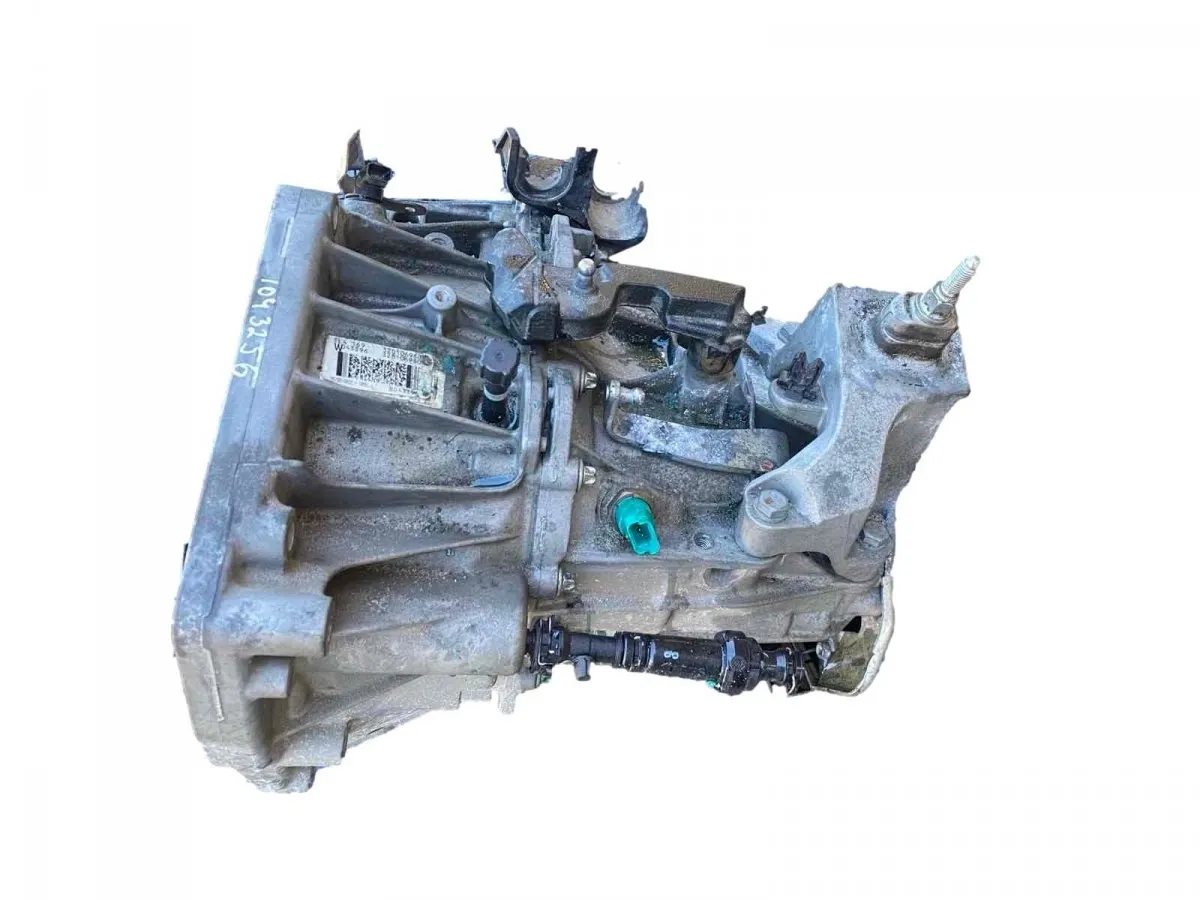 Nissan Qashqai 1.3 Petrol/hybrid 103kw manual gearbox 32010-03Q0J