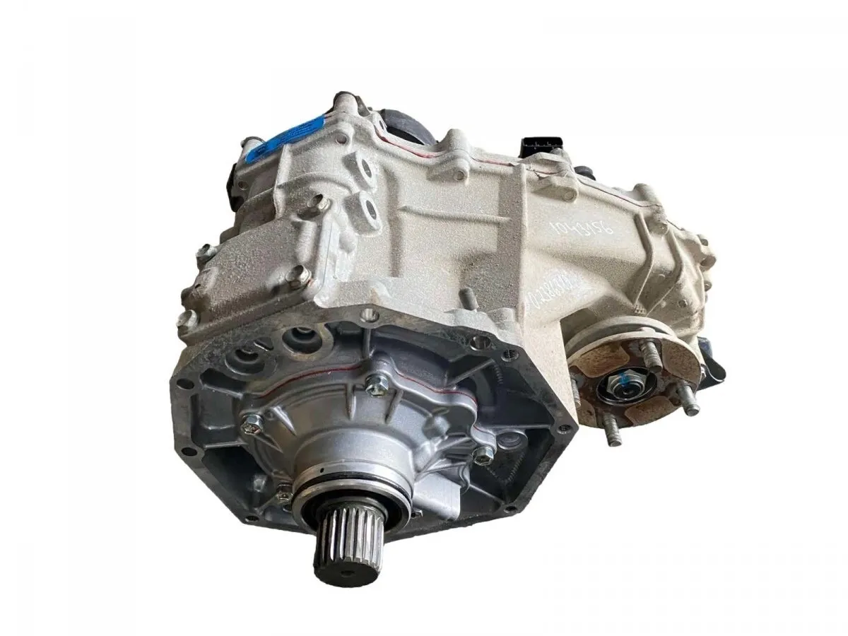 Toyota Hi-Lux 2015- 2.4d 110kw manual 36100-0K420 transfer case 40 000 km