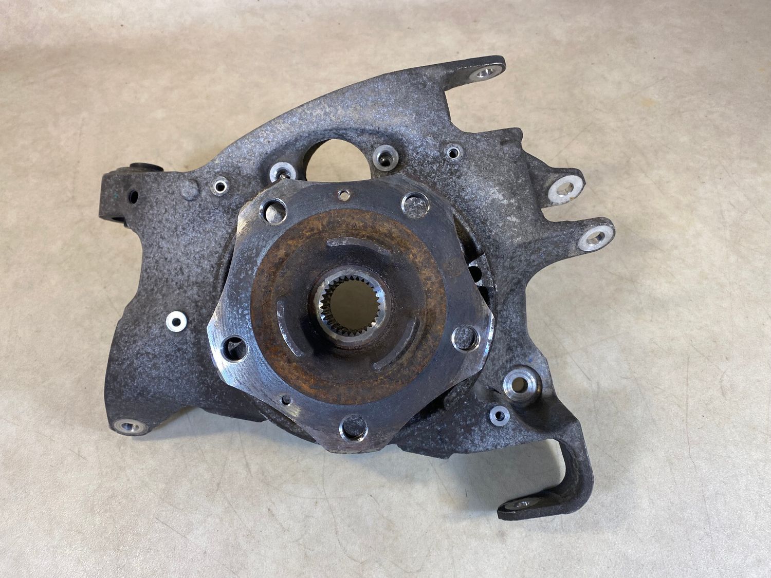 Porsche 911 991 GENUINE Rear Right Support Knuckle Hub Bearing Housing