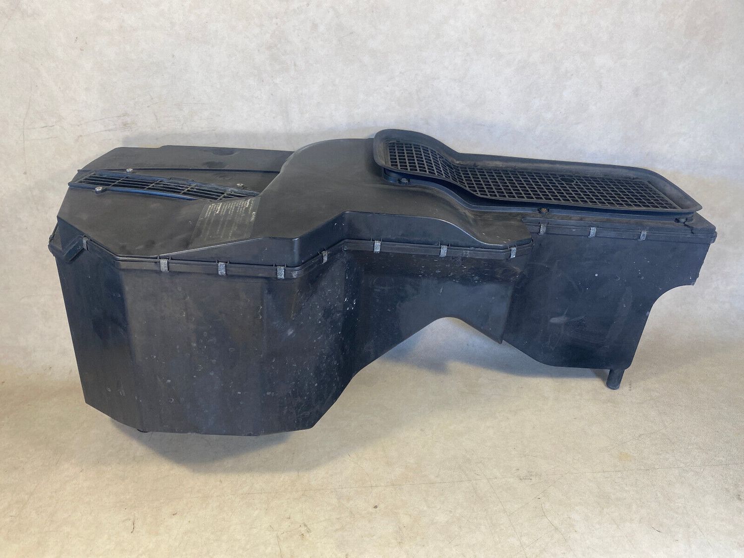 Mercedes G class W463 GENUINE Intake Duct Heating Housing Box
