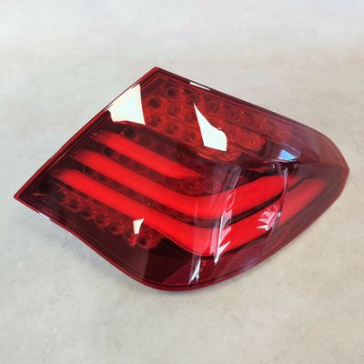 BMW Seria 7 F01 F02 Oryginalna lampa tylna w panelu bocznym, prawa 63217300270