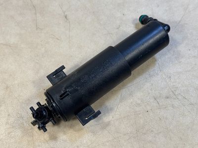 BMW E70 X5 LEFT PASSENGER HEADLAMP WASHER WIPER SPRAY NOZZLE ACTUATOR 7173851